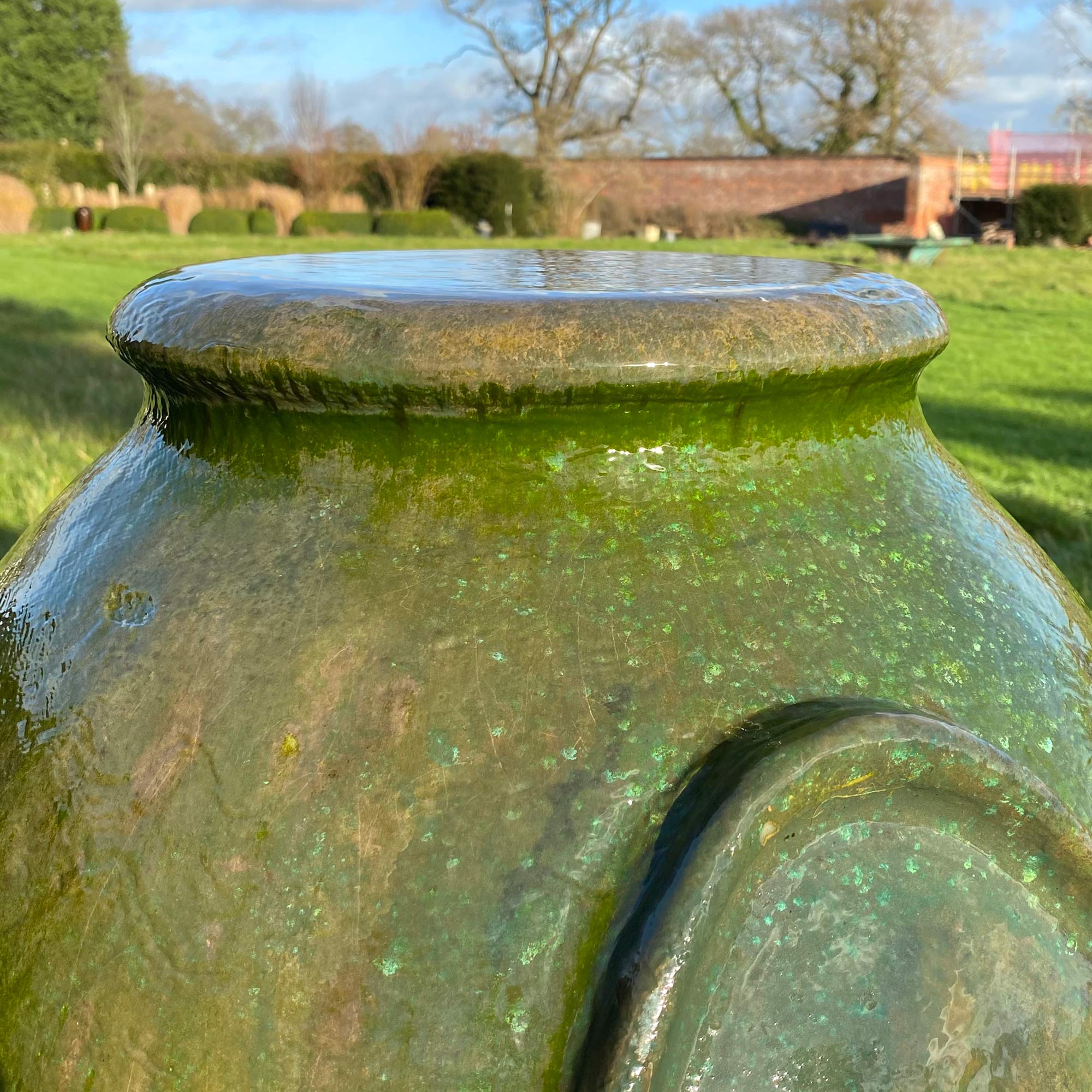 Assisi Vase water feature - Peter Esutance Symphonic Gardens